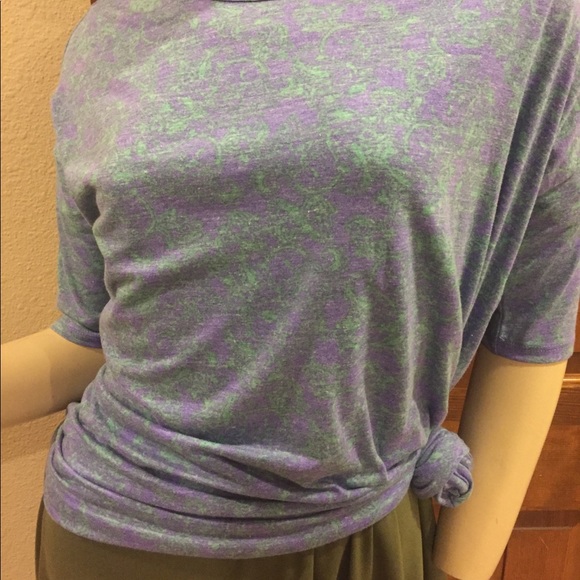 LuLaRoe IRMA Short Sleeve Tee T-Shirt Tunic XXS Purple Green Floral 3/$20 SALE! - Picture 3 of 10